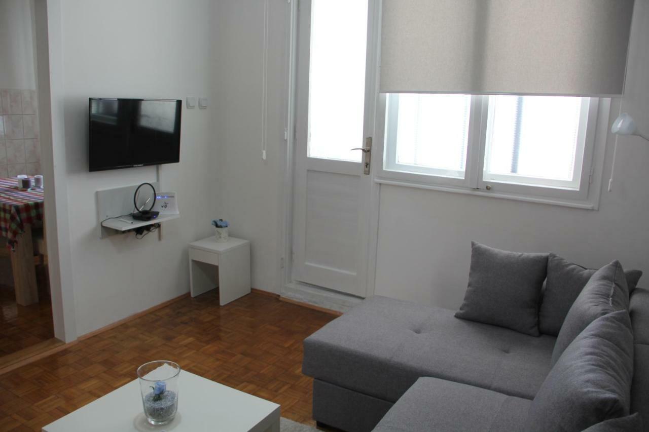 Apartman Kej Pirot Exterior foto